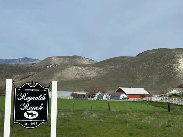 54800 Lonoak Road, King City CA: https://media.crmls.org/mediaz/057a7e02-d6d7-47da-824a-edb570eadcea.jpg