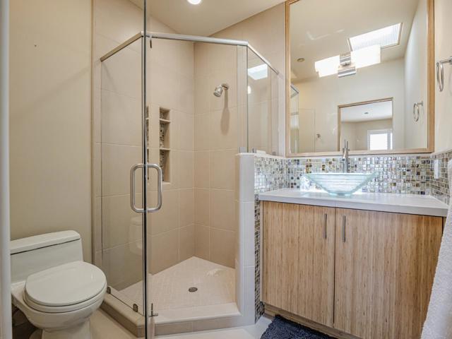 515 2nd Street, Santa Cruz CA: https://media.crmls.org/mediaz/057a8299-d86a-4e10-8a0c-17d52185276e.jpg