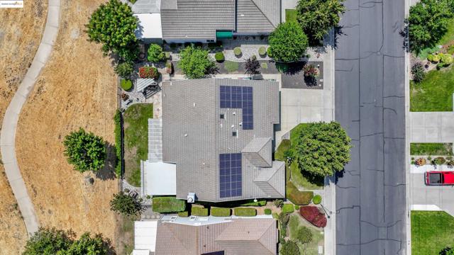 540 Central Park Pl, Brentwood CA: https://media.crmls.org/mediaz/057a96f1-b626-4884-9ab0-d6c6dc7dcb34.jpg