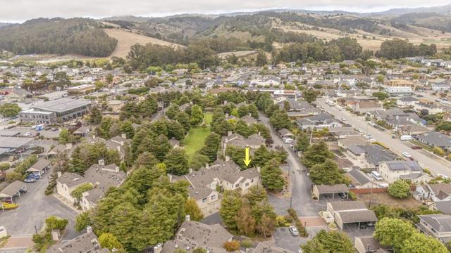 230 Amesport, Half Moon Bay CA: https://media.crmls.org/mediaz/057a9eb5-6c2b-4958-9415-060ae14288af.jpg