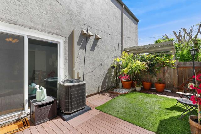 10840 Macouba Pl, San Diego CA: https://media.crmls.org/mediaz/057b59f8-212d-489b-9ea6-2a5a2b9bacba.jpg
