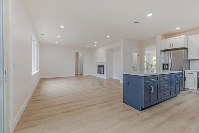 9135 Desiderio Way, Gilroy CA: https://media.crmls.org/mediaz/057b6ccb-ead5-4b2b-a8a1-8fd49e392f0b.jpg