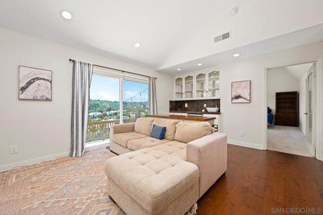 4048 Raffee Dr, San Diego CA: https://media.crmls.org/mediaz/057bc0dc-0c2b-42ed-80dc-c0cb82abab51.jpg