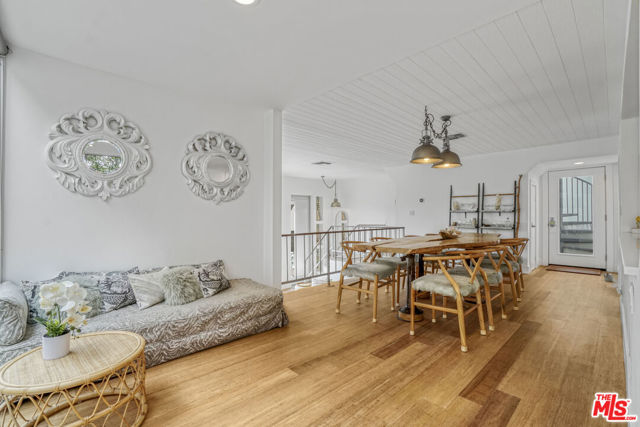 657 Mildred Avenue, Venice CA: https://media.crmls.org/mediaz/057bcd84-b739-4b79-a0a7-0b9a9d7a13c9.jpg