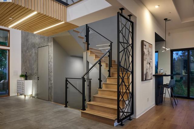 1615 Vinehill Court, Fremont CA: https://media.crmls.org/mediaz/057bf4bc-6eba-40cd-b1b0-0e0c1a9d5eee.jpg