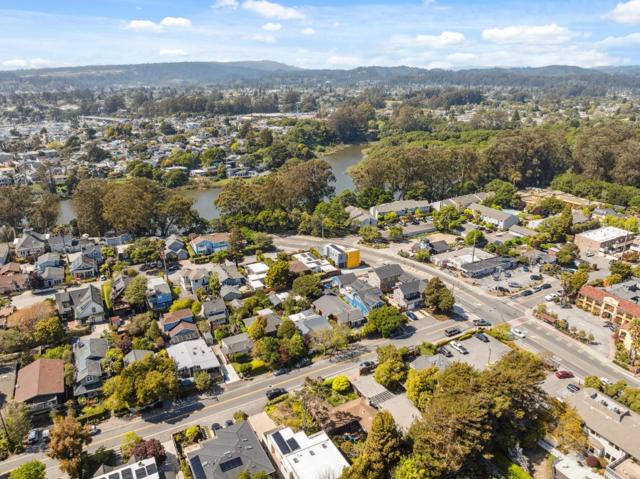 399 13th Avenue, Santa Cruz CA: https://media.crmls.org/mediaz/057bf792-22df-4bc2-8f9f-e580f874fff4.jpg