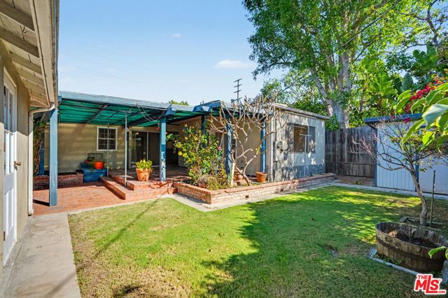 1314 Palms Boulevard, Venice CA: https://media.crmls.org/mediaz/057c01cf-f92e-460b-b7d3-85ece957994f.jpg