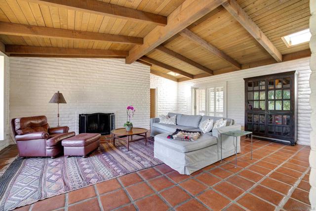 17711 S Mesa Drive, Pauma Valley CA: https://media.crmls.org/mediaz/057dac21-d1ad-4ba9-8fe2-9ebc0ed27da1.jpg