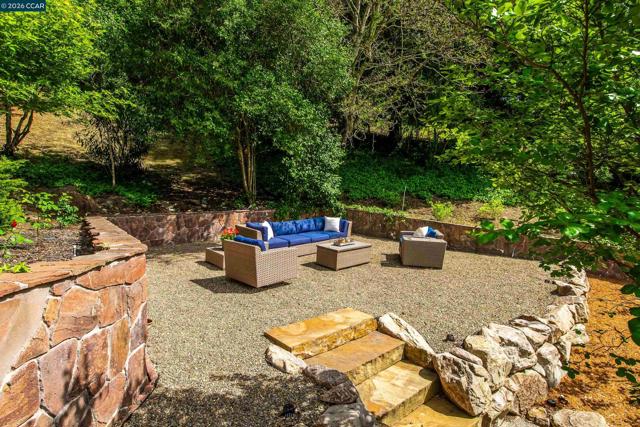 Image 41 of 52 For 1006 Howard Hills Rd