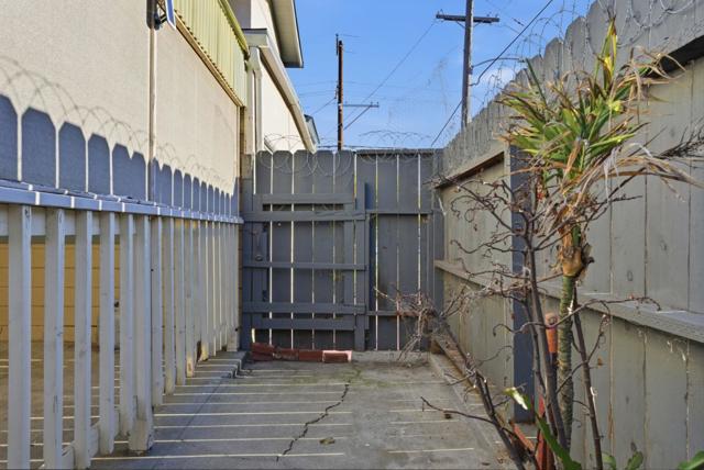 2801 Bartlett Street, Oakland CA: https://media.crmls.org/mediaz/057e8927-1b51-455c-a7aa-589e8a14e9f4.jpg