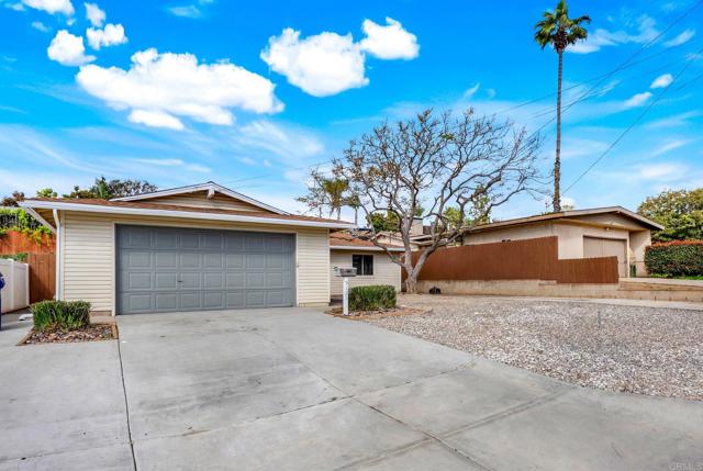 9121 Heatherdale Street, Santee CA: https://media.crmls.org/mediaz/057eb6b5-aa3e-4264-b20e-62471a44f4df.jpg