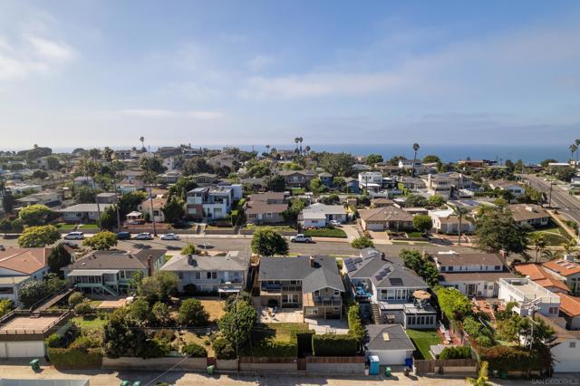 1251 Savoy St, San Diego CA: https://media.crmls.org/mediaz/057efdd8-018e-4cae-a004-436588ea6fc0.jpg