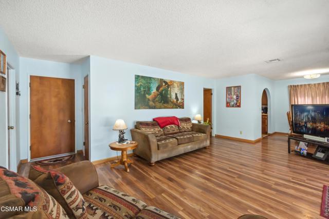 1137 Los Serenos Drive, Fillmore CA: https://media.crmls.org/mediaz/057f5a3c-c3de-494e-a8d5-684deb79fcbe.jpg