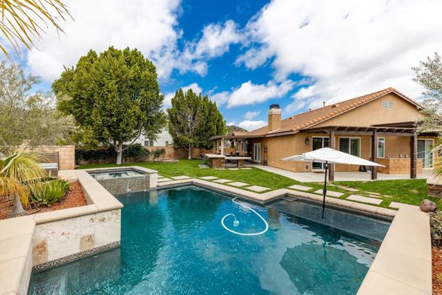 25111 Cedar Ridge Court, Wildomar CA: https://media.crmls.org/mediaz/057fdb25-981d-40d4-aede-954080578ffe.jpg