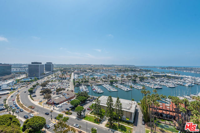 13600 MARINA POINTE Drive, Marina del Rey CA: https://media.crmls.org/mediaz/05800312-04b0-4774-a2f4-9c6f7e6e24e5.jpg
