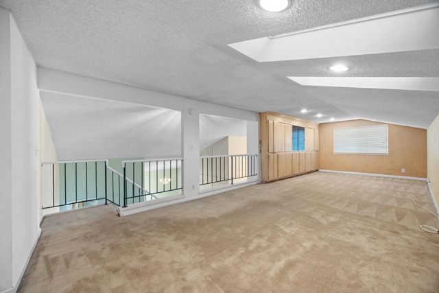 34203 Petard Ter, Fremont CA: https://media.crmls.org/mediaz/05806391-eb8c-4622-a3ec-ade68740cf07.jpg