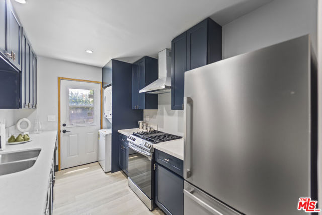 17660 Martha Street, Encino CA: https://media.crmls.org/mediaz/058114cd-a172-4085-941e-9a152a48a147.jpg