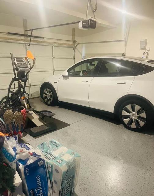 2030 Rosewood Drive, Hollister CA: https://media.crmls.org/mediaz/0582d553-f08d-4118-bad7-b7d81c9f801a.jpg
