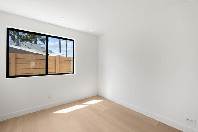 Image 46 of 58 For 2052 Montgomery Avenue