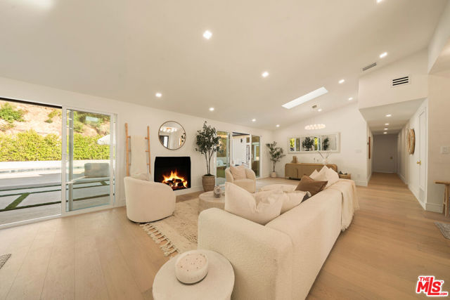 20877 Kelvin Place photo 9