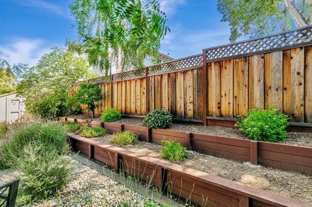 3012 Lake Estates Court, San Jose CA: https://media.crmls.org/mediaz/0583891b-fe13-4c7a-89f2-d56235266c00.jpg