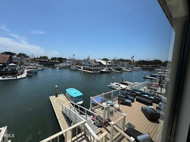4320 Meridian Avenue, Oxnard CA: https://media.crmls.org/mediaz/05839d02-d4ea-47b0-86c6-3a1060920697.jpg