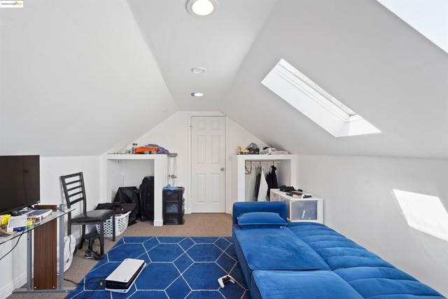 120 Sunset Ave, Vallejo CA: https://media.crmls.org/mediaz/058401a0-3108-4610-aa95-e43593b09e1a.jpg