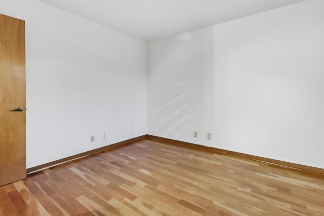 230 W Laurel Street, San Diego CA: https://media.crmls.org/mediaz/05856851-340b-4736-a80b-34492d87f520.jpg