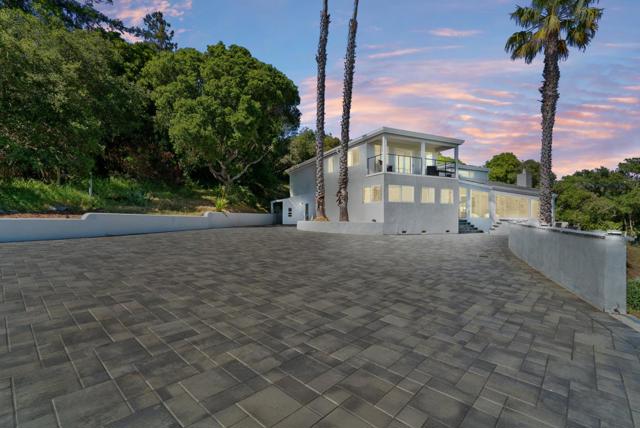 532 Moonrise Lane, Aptos CA: https://media.crmls.org/mediaz/05856b18-1ace-4dbc-882f-f49e9f2534ed.jpg
