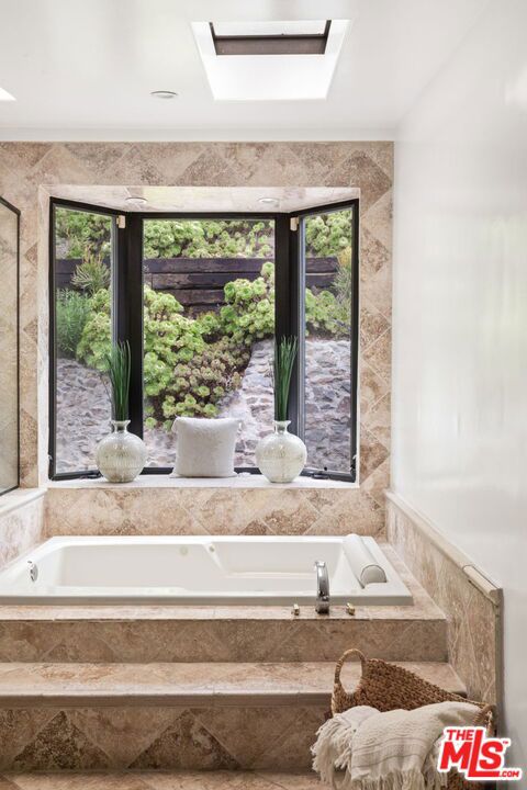 1508 N Beverly Glen Boulevard, Los Angeles CA: https://media.crmls.org/mediaz/0585aa88-192a-41df-9261-efe25ffe5fce.jpg