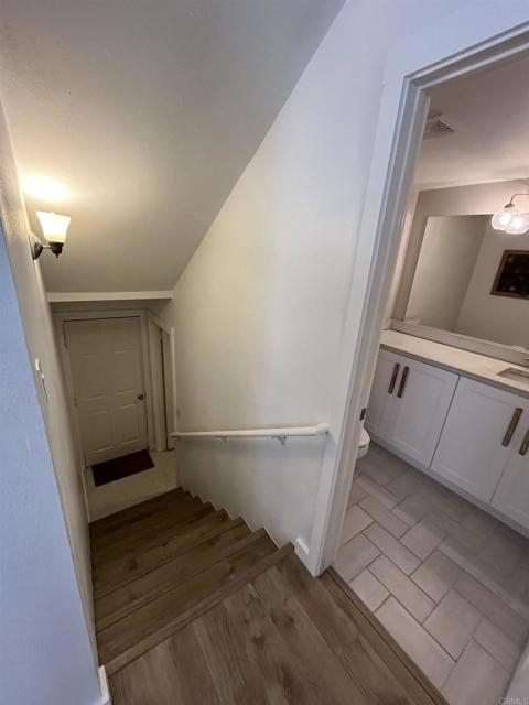 10525 Flora Verda Court, Santee CA: https://media.crmls.org/mediaz/05861b09-69b5-48ae-8303-048e733d6af2.jpg
