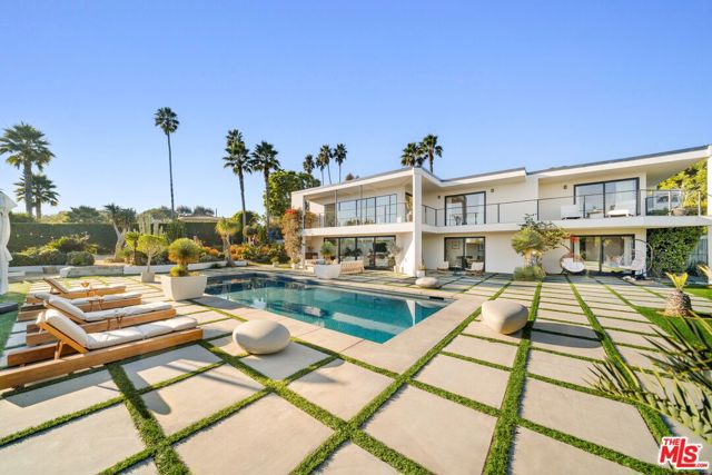 6320 VIA CATALDO Street, Malibu CA: https://media.crmls.org/mediaz/058647cb-10c1-487e-a76d-6348c5e060b9.jpg