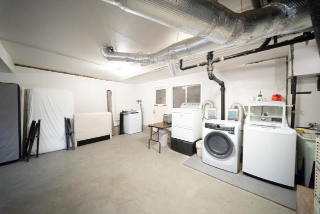 1331 Aspen Drive, Pacifica CA: https://media.crmls.org/mediaz/05869fe2-b41c-4925-9ceb-bcee77b88a55.jpg