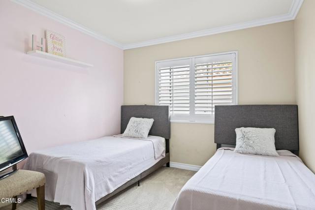 2561 Upper Bay Drive, Oxnard CA: https://media.crmls.org/mediaz/05874c06-428b-434d-9e03-aca2fc0a06fc.jpg