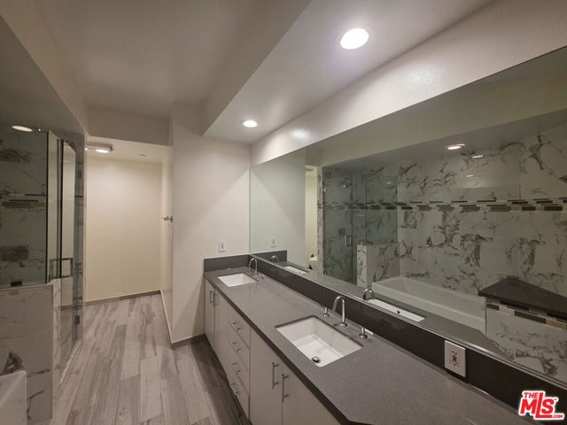 12000 Goshen Avenue, Los Angeles CA: https://media.crmls.org/mediaz/0587a676-0163-436e-9b86-407c607b30c3.jpg