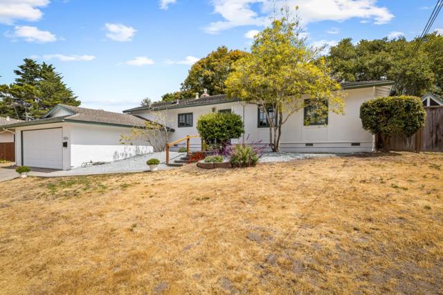 2074 Marsala Circle, Monterey CA: https://media.crmls.org/mediaz/0587a788-5c92-41c5-94d5-4936791c88bb.jpg