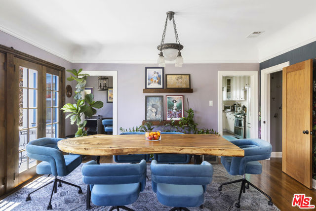 1569 S Orange Grove Avenue, Los Angeles CA: https://media.crmls.org/mediaz/0588040f-9a45-4403-93c9-65fc9f0767e0.jpg