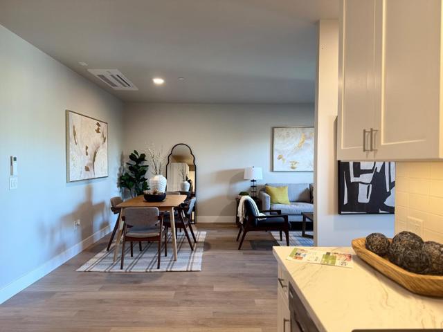 400 San Benito Street, Hollister CA: https://media.crmls.org/mediaz/0588e551-080a-4090-9f59-d93d79bad53c.jpg