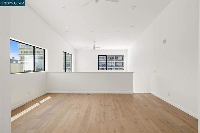 58 Vernon St, Oakland CA: https://media.crmls.org/mediaz/058917df-61f6-482a-aee2-4b63f279f1ee.jpg