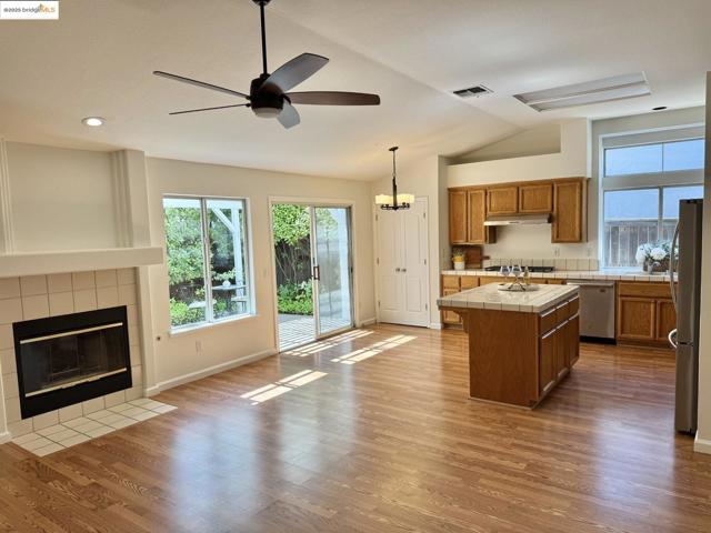 Image 3 of 24 For 453 Brennen Cir