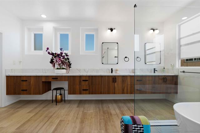 550 Echo Lane, San Marcos CA: https://media.crmls.org/mediaz/05895203-d23c-47fe-834f-ebad7b4d369b.jpg