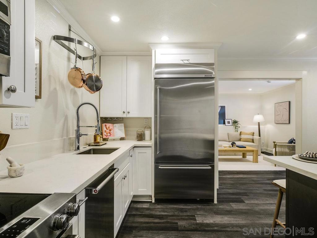 1021 Scott - photo 9