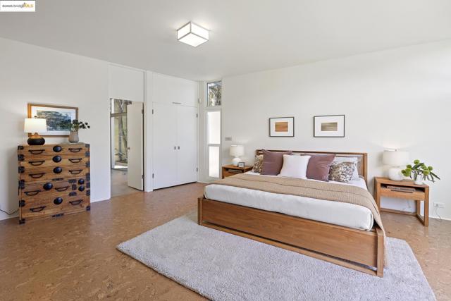 7145 View Ave, El Cerrito CA: https://media.crmls.org/mediaz/058aa735-21ac-411e-b8aa-3790e29cc797.jpg