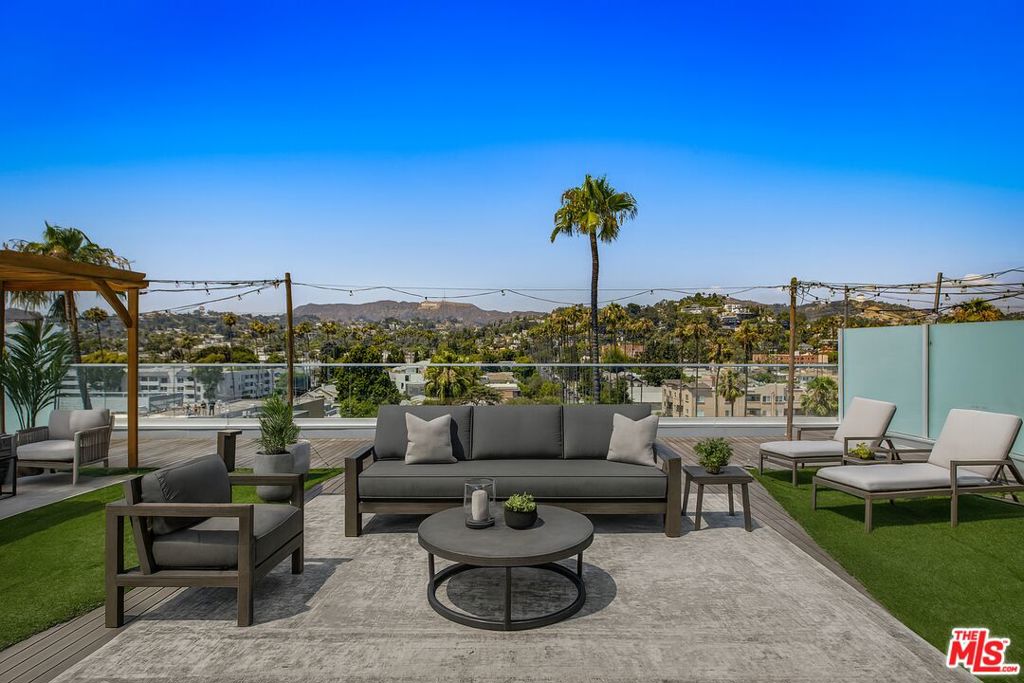 5750 E Hollywood Boulevard #735