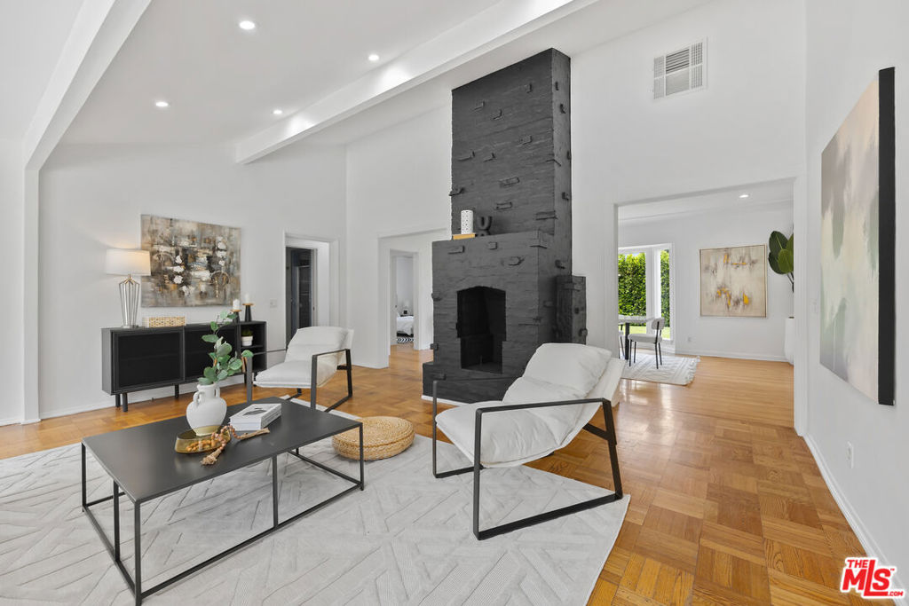 MLS #25572681 img 13