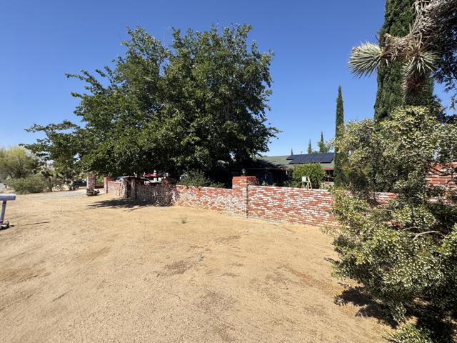 7585 Joshua Lane, Yucca Valley CA: https://media.crmls.org/mediaz/058b27d3-8b87-4e84-a99d-679a3117caac.jpg