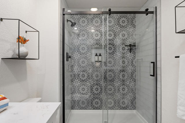 2700 Lawrence Crossley Road #105, Palm Springs, CA 92264