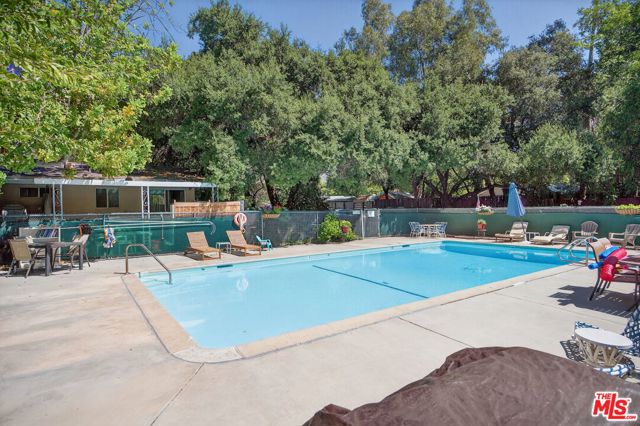 601 Grand Avenue photo 6