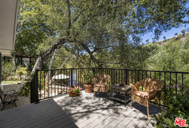 54 Robin Hood Place photo 34