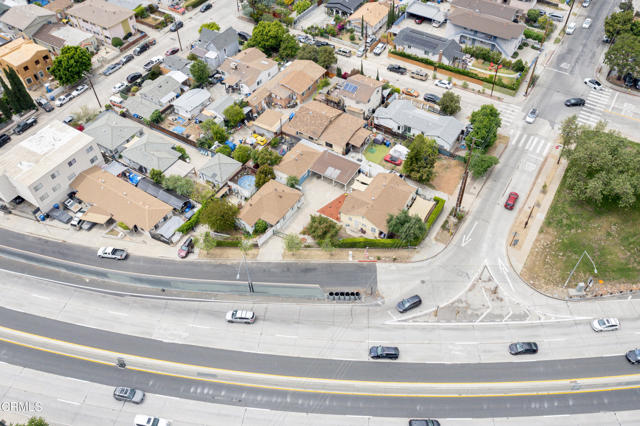 5621 Carlota Boulevard, Los Angeles CA: https://media.crmls.org/mediaz/058c5507-1e6d-4d73-a5ef-59ec628adea4.jpg